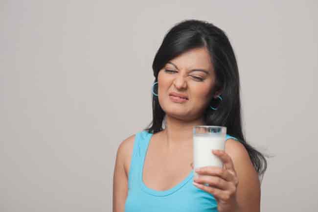 लैक्टोज असहिष्णु के कारण दूध से दूरी